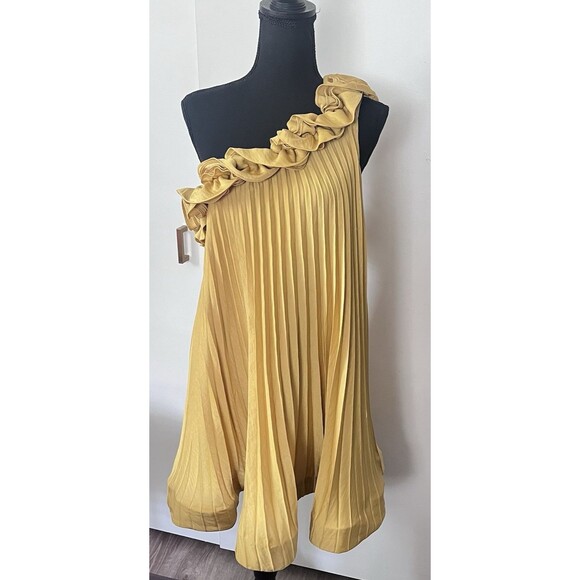 BCBGMAXAZRIA Wm's Size M CeCe One-Shoulder Sunburst-Pleated Dress - Picture 3 of 8